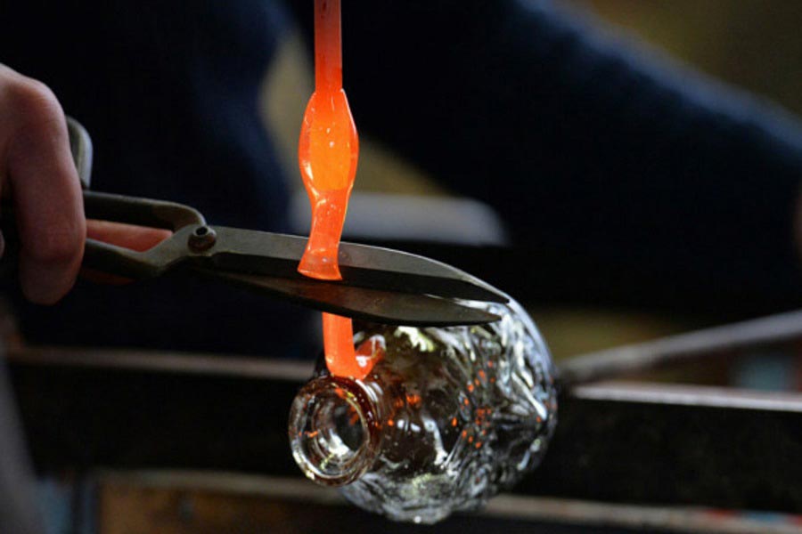 روش فوتی؛ سنتی‌ترین روش ساخت ظروف شیشه‌ای